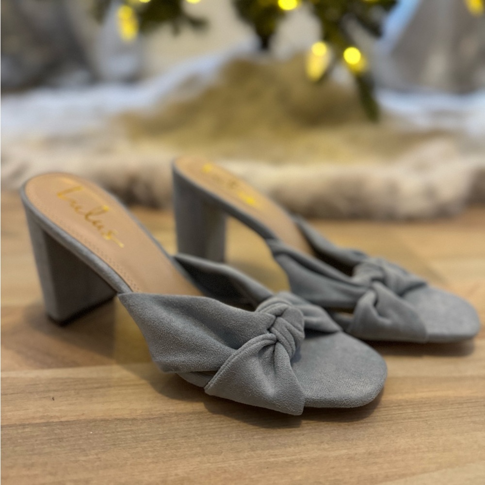 Lulus blue suede heels